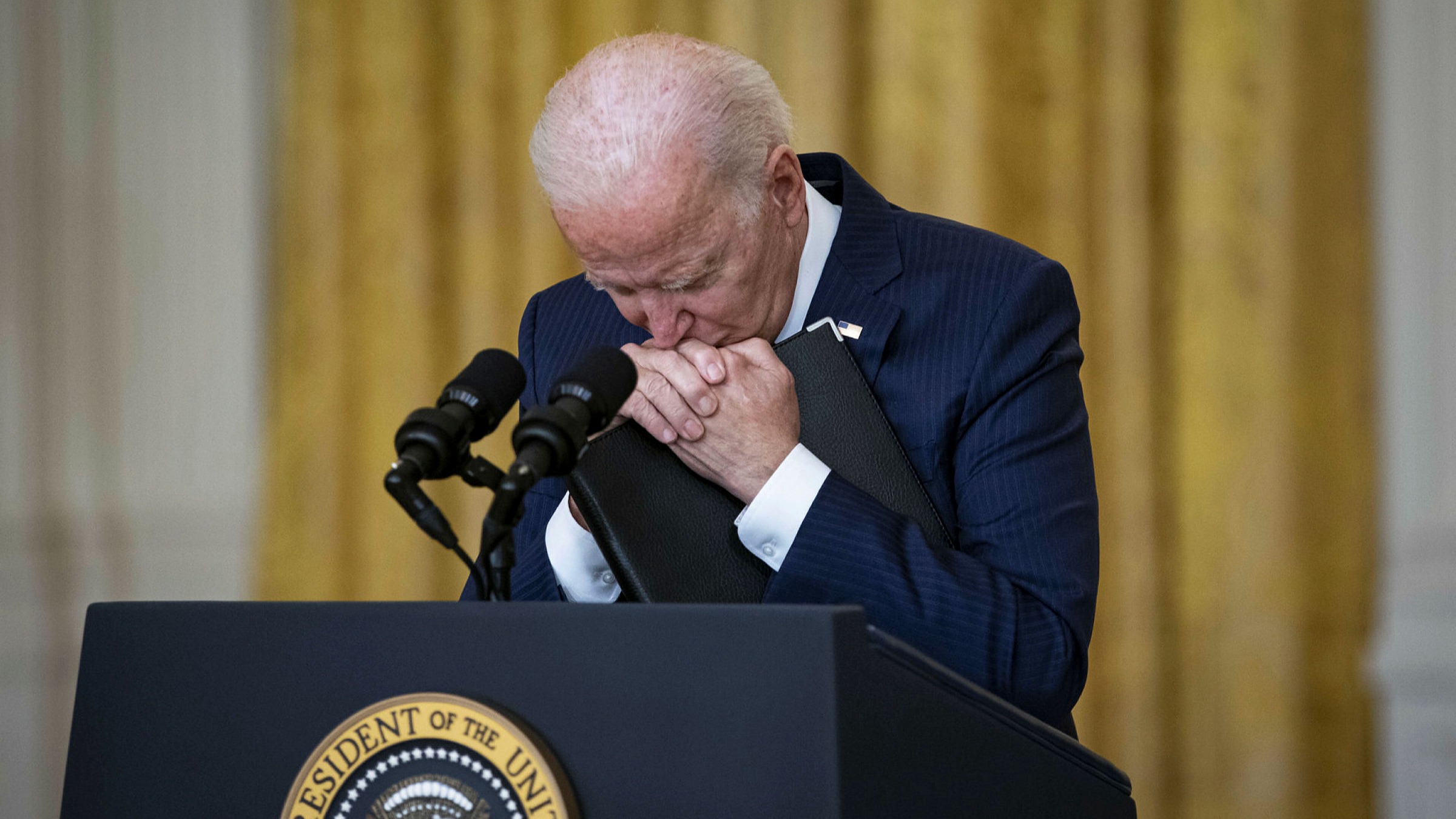Giá dầu trên “bờ vực” khi Biden có thể chạm đến kho dự trữ dầu chiến lược