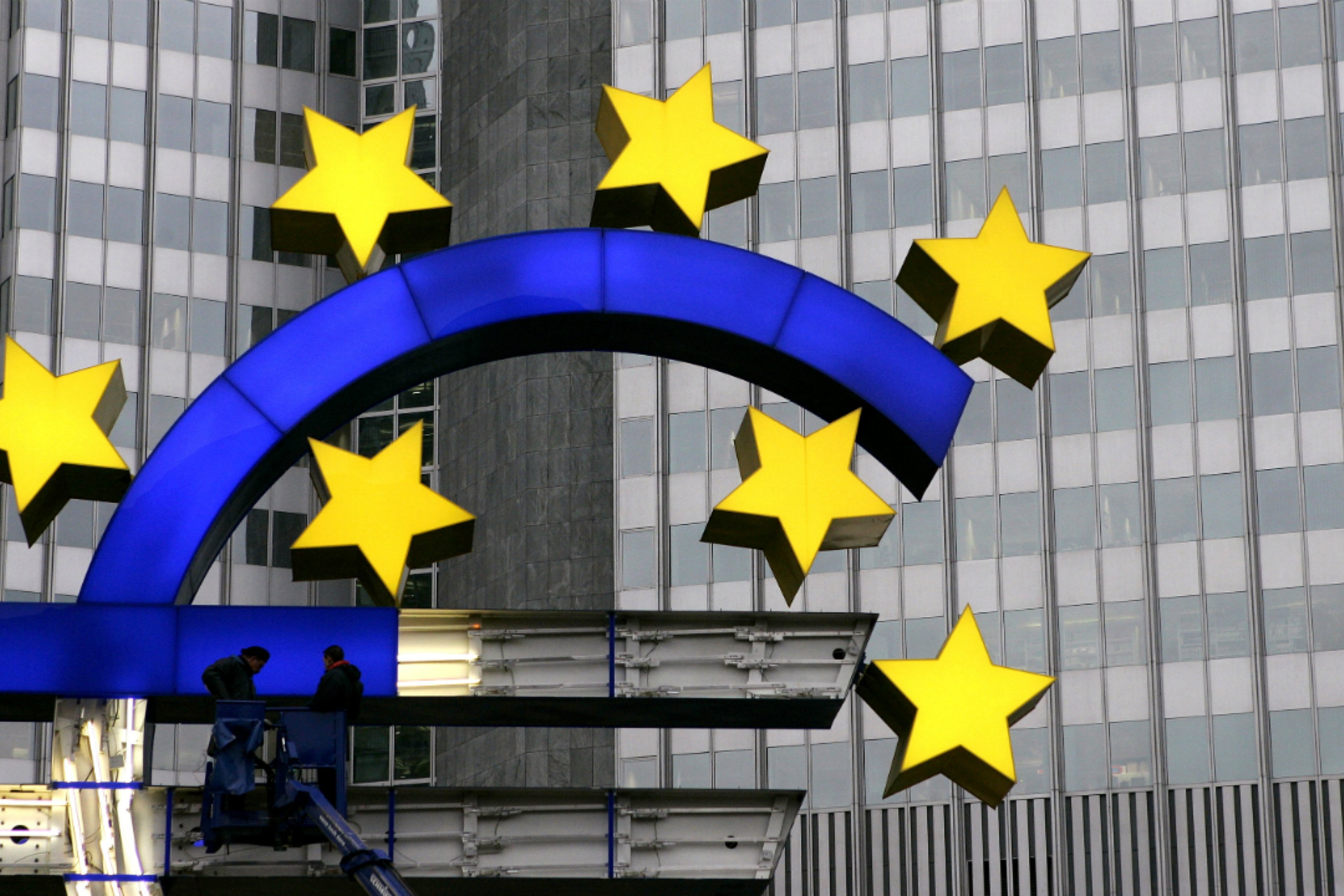Tất cả mọi thứ đang chống lại đồng Euro