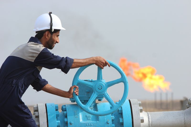 Giá dầu tại Mỹ leo lên mức cao nhất thập kỷ bất chấp các động thái từ OPEC+