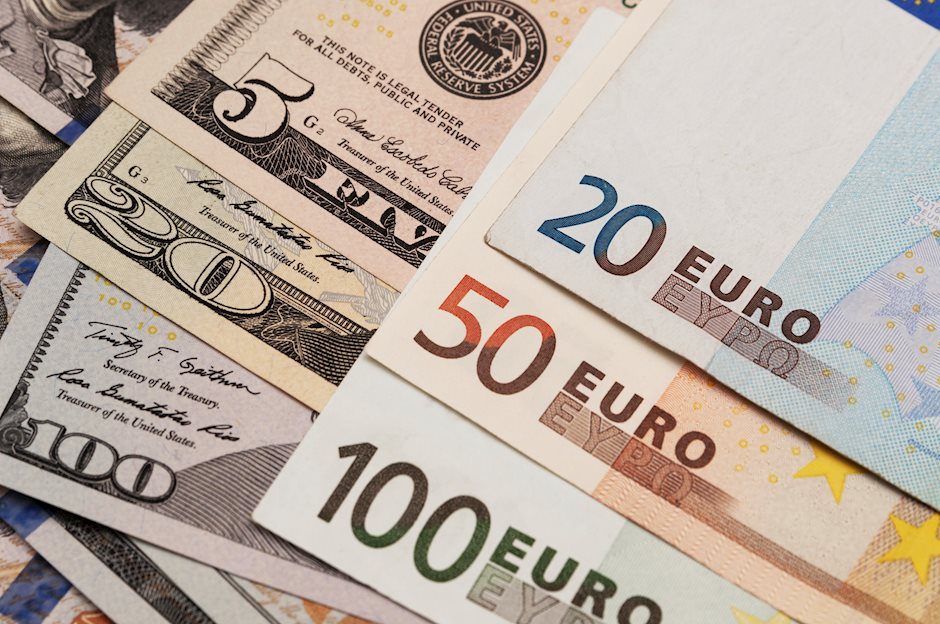 EUR/USD lao dốc khi ECB "dovish" cùng nền kinh tế khu vực EU ảm đạm EUR/USD lao dốc khi ECB "dovish" cùng nền kinh tế khu vực EU ảm đạm