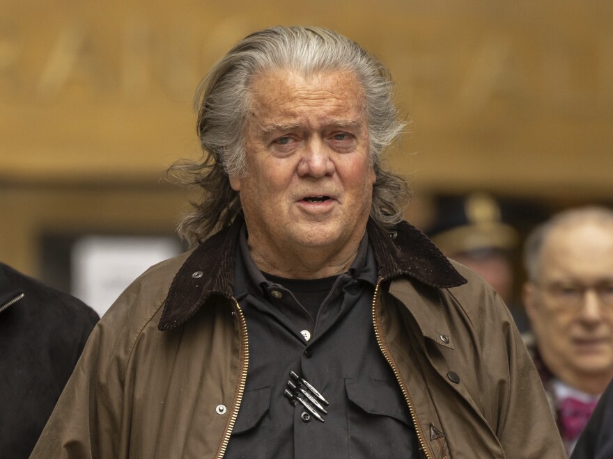 Steve Bannon cảnh báo Donald Trump rằng cuộc tấn công Iran sẽ “xé nát” nước Mỹ Steve Bannon cảnh báo Donald Trump rằng cuộc tấn công Iran sẽ “xé nát” nước Mỹ