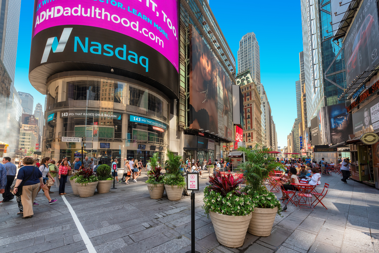 Nasdaq 100 thiết lập đỉnh lịch sử mới