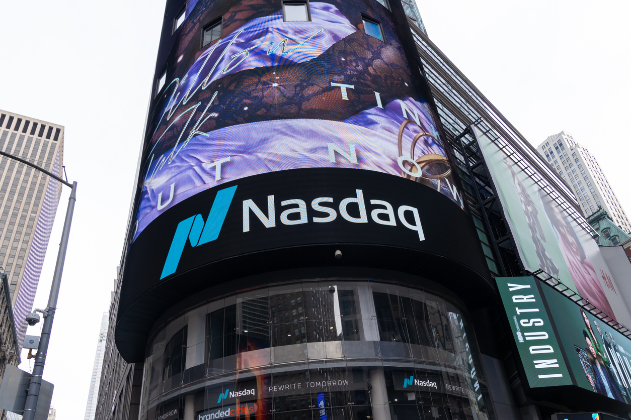 Nasdaq 100: Tín hiệu giảm giá gần mức đỉnh lịch sử